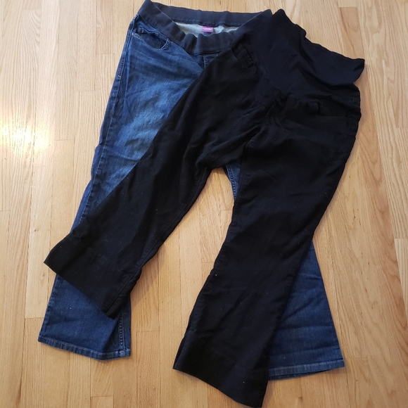 2 maternity Old Navy pants - jeans & black trousers - Picture 1 of 12